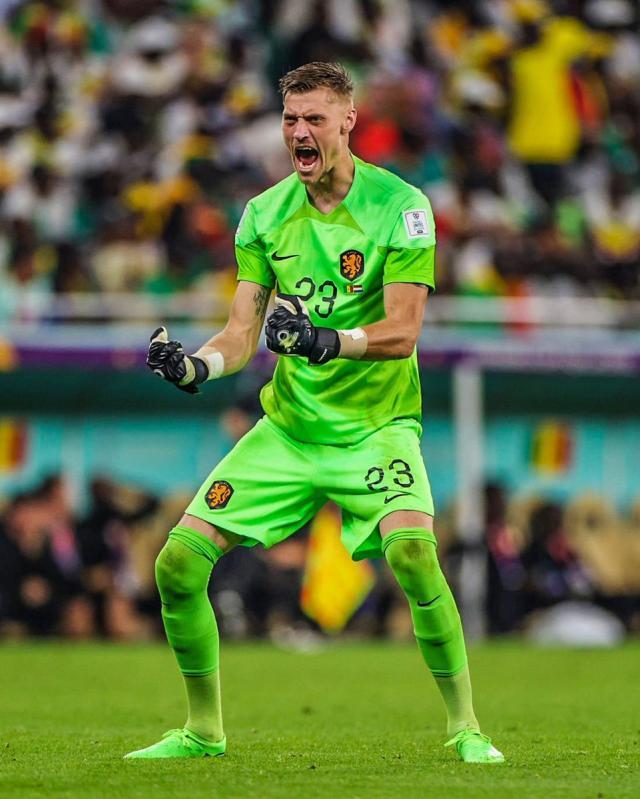 1669069467141025528.jpeg FiG28smX0AAvO1y.jpeg